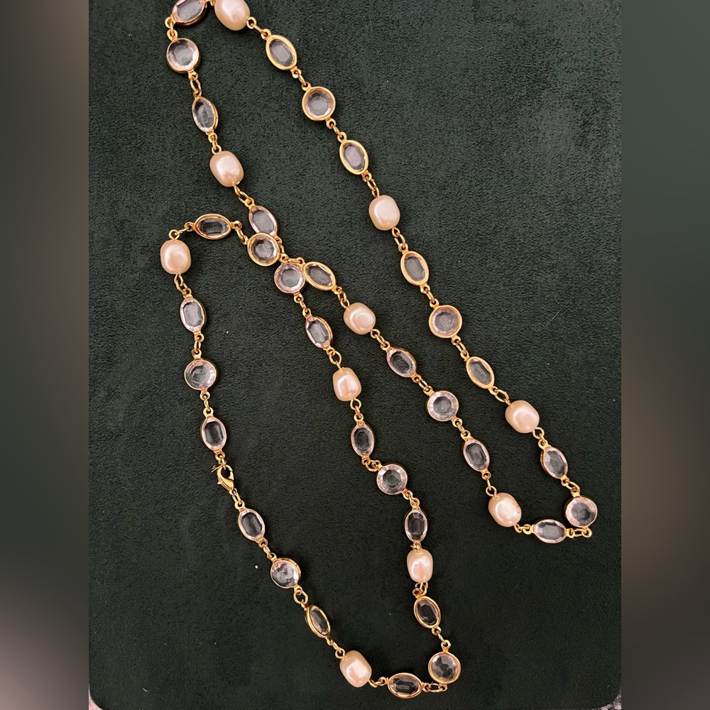 Vintage Acrylic Pearl And Faux Crystal bezel Necklace - Picture 2 of 3
